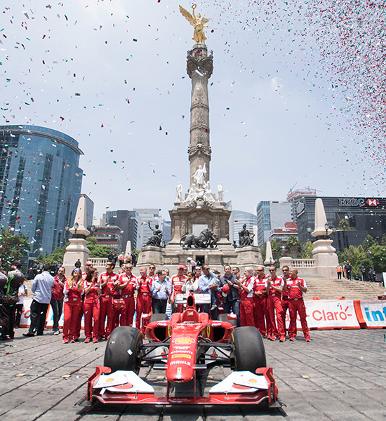 El ‘Cavallino Rampante’ de Esteban Gutiérrez rugió en Paseo de la Reforma