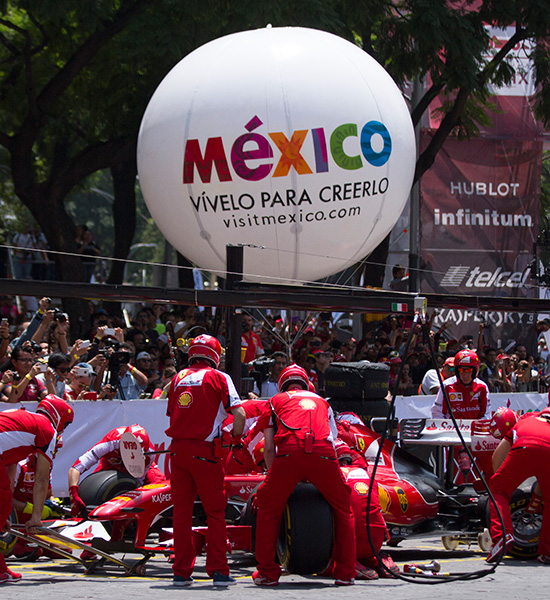 El ‘Cavallino Rampante’ de Esteban Gutiérrez rugió en Paseo de la Reforma