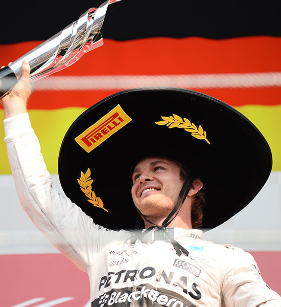 Nico Rosberg se coloca en lo más alto del podio en el #MexicoGP