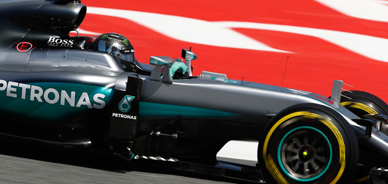 Hamilton consigue su tercera pole de la temporada en España