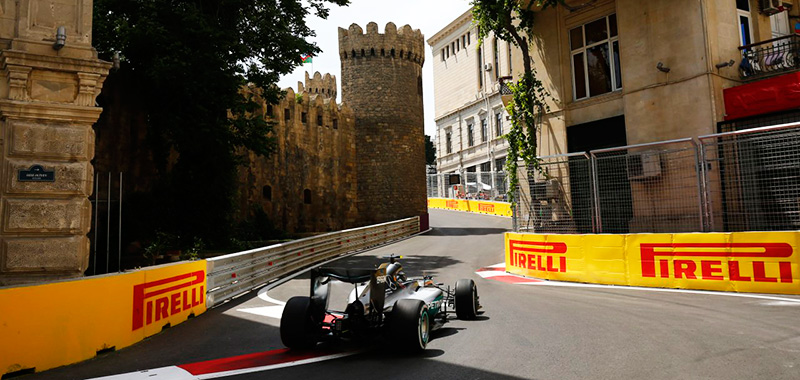 ‘Checo’ consigue la segunda posición en Bakú pero saldrá séptimo, Rosberg se lleva la pole