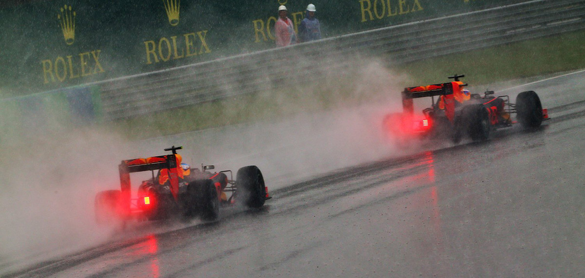 Rosberg consigue la pole bajo la lluvia en el Hungaroring
