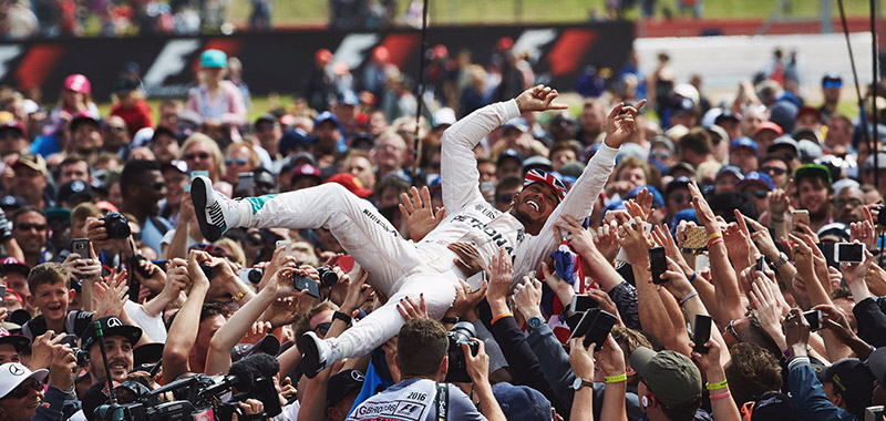 Hamilton gana impecable el GP de Gran Bretaña 2016