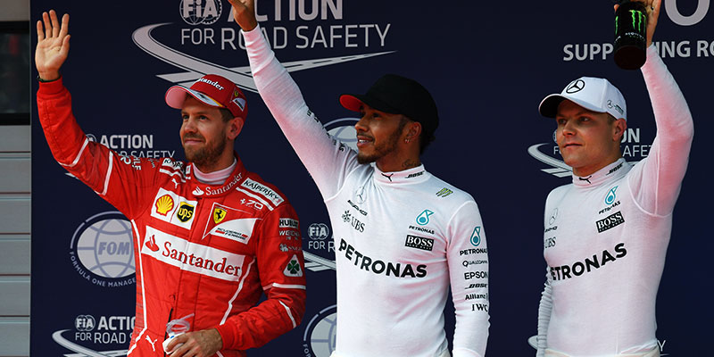 Arrebata Hamilton la pole a Ferrari en China