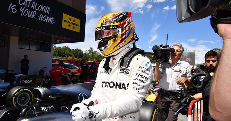 Hamilton supera a Vettel por 0.051s y se queda la pole en España