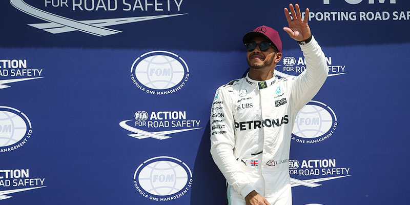 Hamilton rompe récord y se queda la pole en Canadá