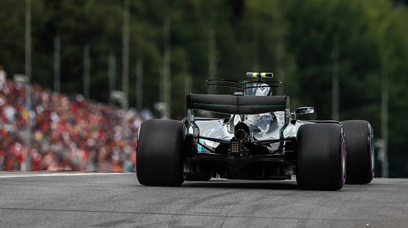 Bottas supera por muy poco a Vettel y se queda la pole en Austria