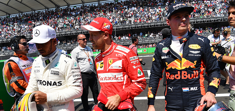 Vettel matiene su Ferrari en la competencia por el título