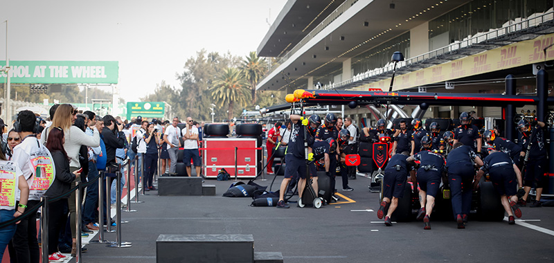 PARADAS EN PITS: ¿PANDEMONIO O PERFECCIÓN? Paradas rápidas, la clave del éxito