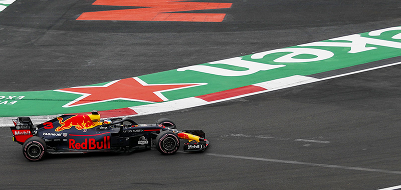 Ricciardo rocks 114,563 Mexican fans at the FORMULA 1 GRAN PREMIO DE MEXICO 2018™