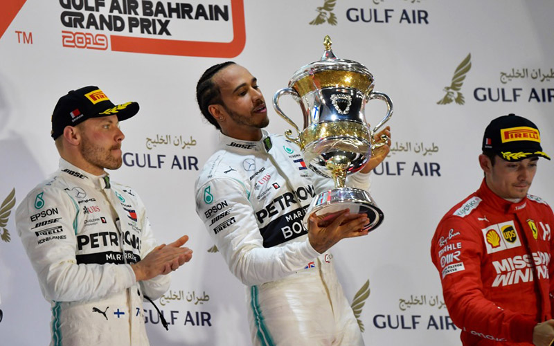 Fallas de Ferrari dan victoria a Hamilton en Bahrein