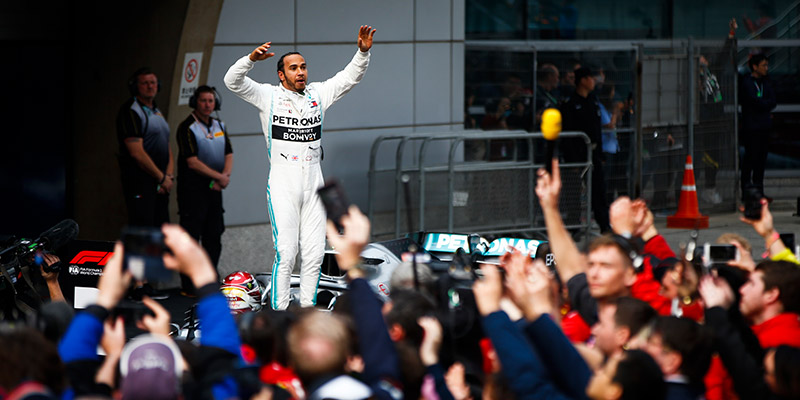 Hamilton se lleva la carrera 1000 de la F1 en China
