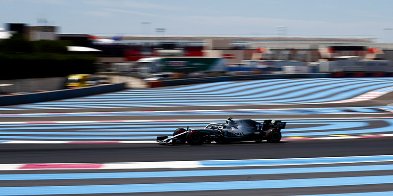 Hamilton se apunta su pole position 86 en Francia