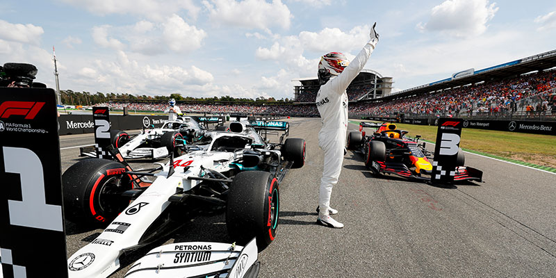 Desastre de Ferrari da la pole position a Lewis Hamilton en Alemania