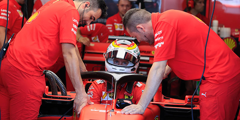 Desastre de Ferrari da la pole position a Lewis Hamilton en Alemania
