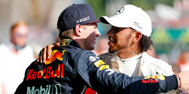 Hamilton logra su 8ª victoria del campeonato en una gran batalla con Verstappen