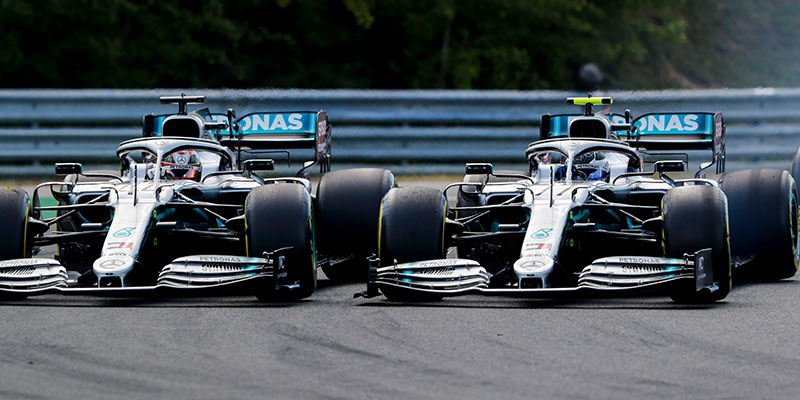 Hamilton logra su 8ª victoria del campeonato en una gran batalla con Verstappen