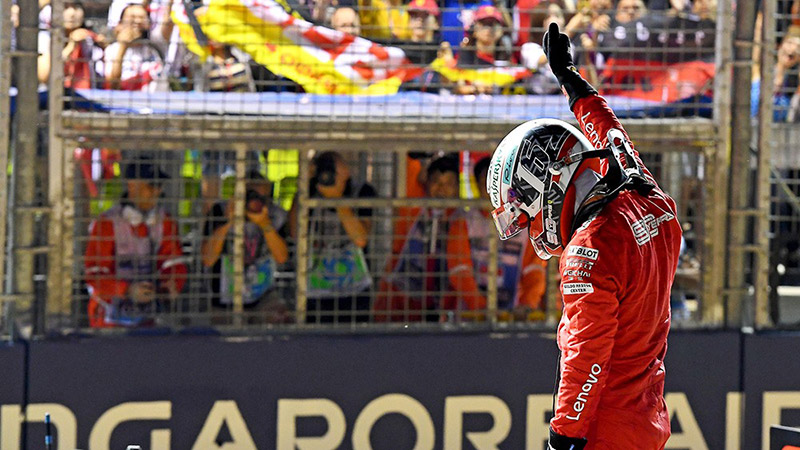 Leclerc consigue en Singapur su tercera pole position consecutiva