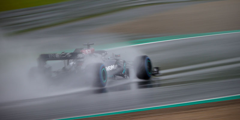 Hamilton arrasa la pole position en Spielberg