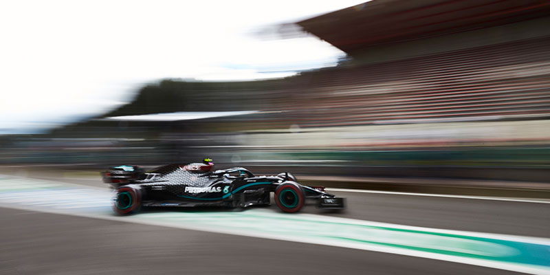 Hamilton obtuvo la pole position en Spa-Francorchamps siendo medio segundo más veloz que Bottas