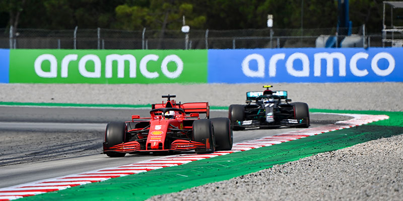 Hamilton se impone de inicio a fin en el GP de España