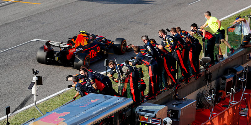Hamilton logra su victoria 90 en un accidentado GP de la Toscana