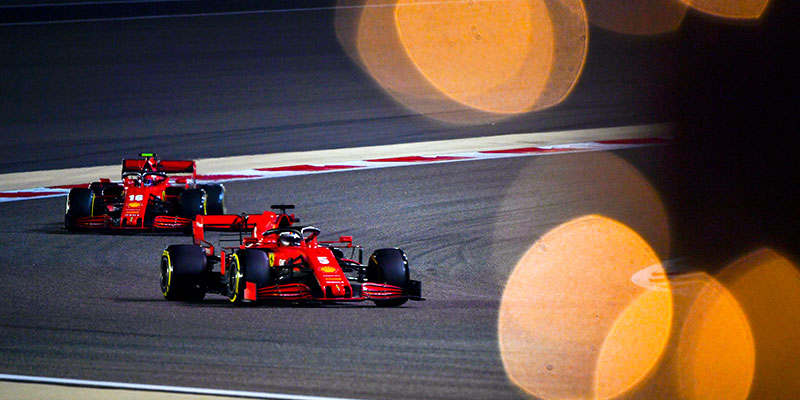 Hamilton consiguió su pole 98 en Bahrain