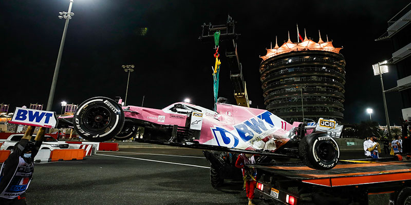 Hamilton se impuso en una accidentada carrera en Bahrain