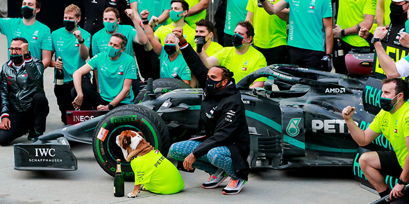 Hamilton gana en Turquía y logra su 7° campeonato en F1