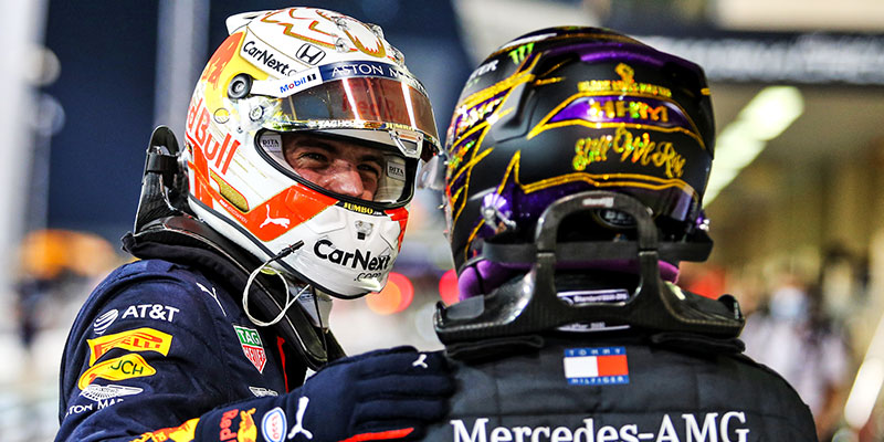 Verstappen obtiene su primera pole de la temporada superando a los Mercedes