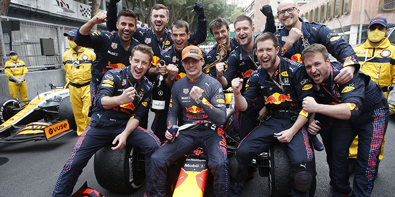 Verstappen gana en Mónaco y toma el liderato del campeonato