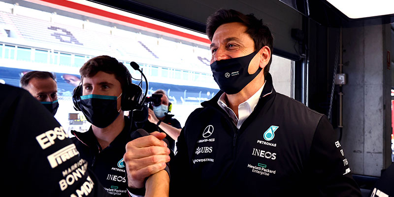 La pole position le da una gran sonrisa a Bottas en el GP de Portugal