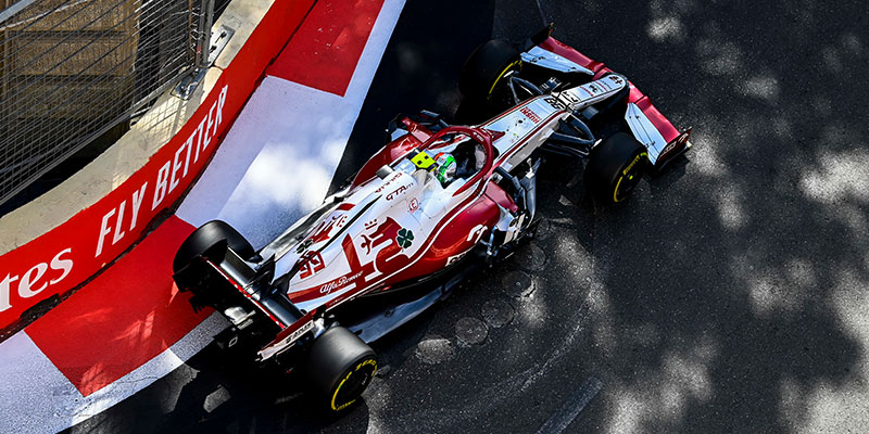 Leclerc gana su segunda pole position del campeonato 2021.