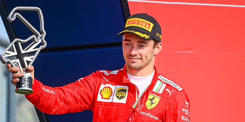 Hamilton gana el GP de Gran Bretaña con polémico accidente con Verstappen
