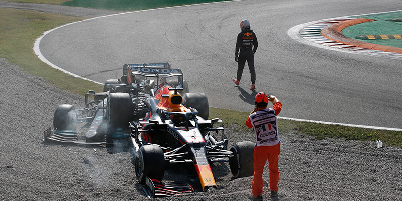 Ricciardo gana el GP de Italia; Hamilton y Verstappen chocan y quedan fuera