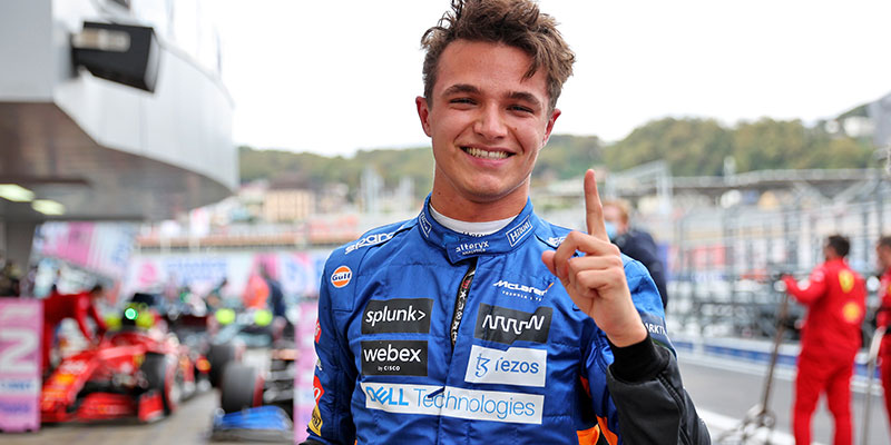 Norris se lleva su primera pole en F1; Sainz y Russell detrás de él en Rusia