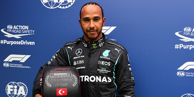 Hamilton marca el mejor tiempo en Turquía pero arrancará desde la posición 11; Bottas y Verstappen en primera fila