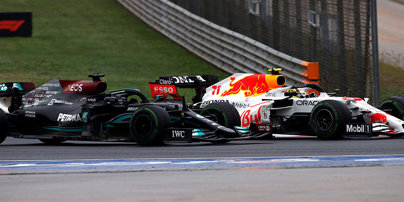 Bottas gana en el GP de Turquía acompañado de Verstappen y Pérez en el podio