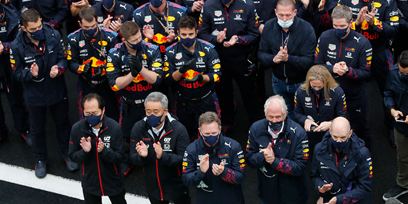 Bottas gana en el GP de Turquía acompañado de Verstappen y Pérez en el podio