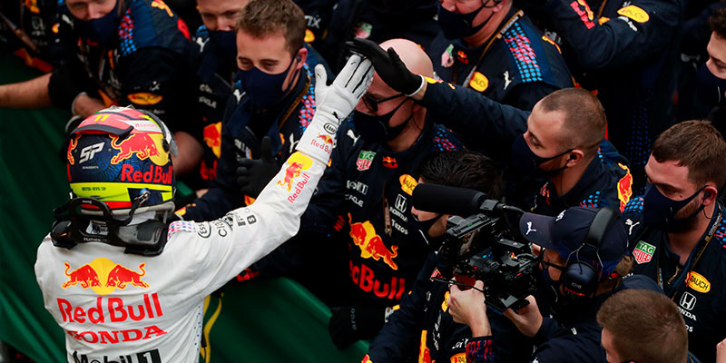 Bottas gana en el GP de Turquía acompañado de Verstappen y Pérez en el podio