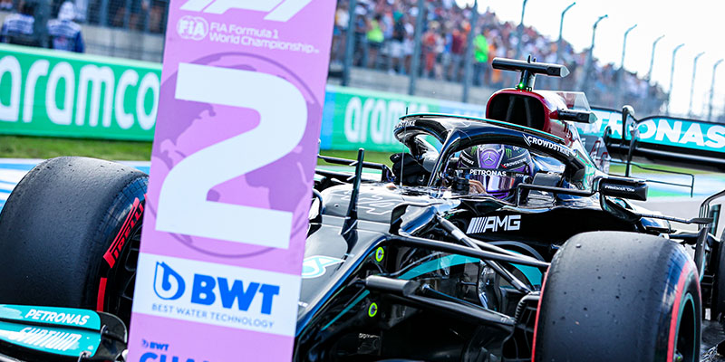 Verstappen logra la pole en Austin; ‘Checo’ tercero.