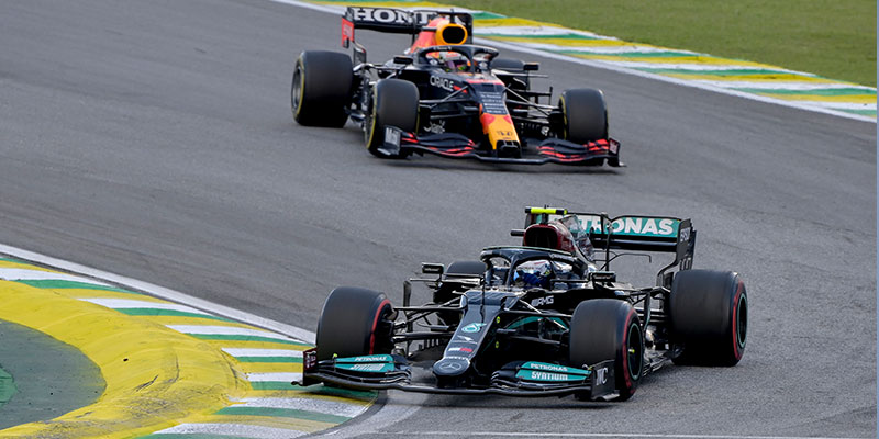 Bottas gana la sprint en Brasil