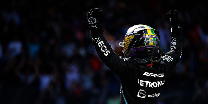 Hamilton se lleva la victoria en Brasil con impresionante remontada