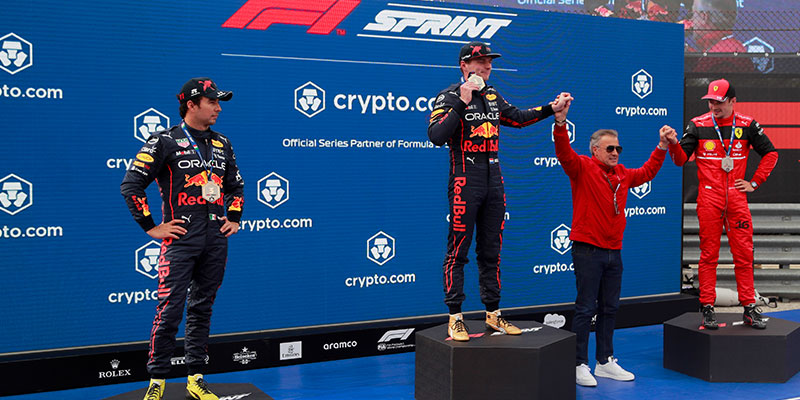 Verstappen supera a Leclerc en la carrera sprint de Imola