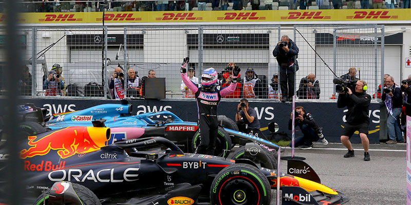 Verstappen logra una aplastante pole position en Canadá; Alonso segundo