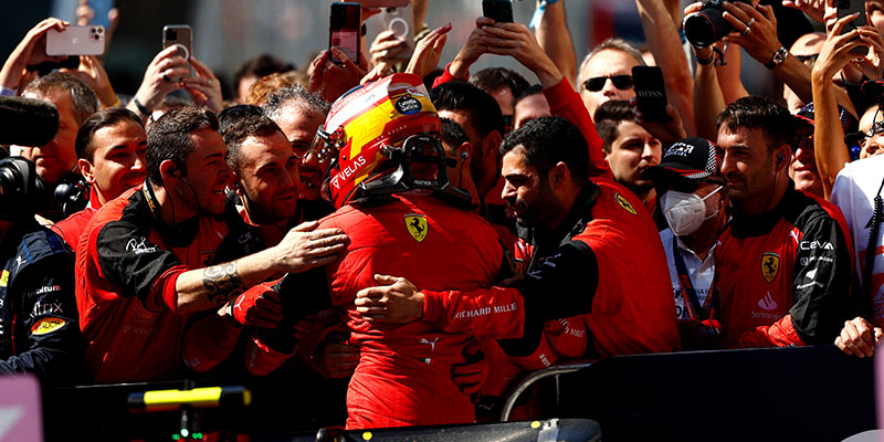 Verstappen conquista el GP de Canadá en un gran duelo con Sainz