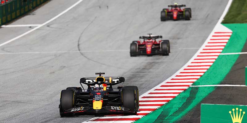 Verstappen domina de principio a fin la sprint en Austria