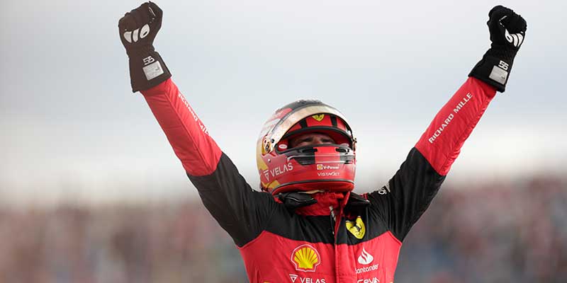 Sainz gana su primera carrera de la F1 en Silverstone; ‘Checo’ remonta y termina 2o