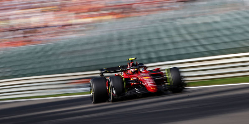 Verstappen vuela, remonta y gana en Bélgica