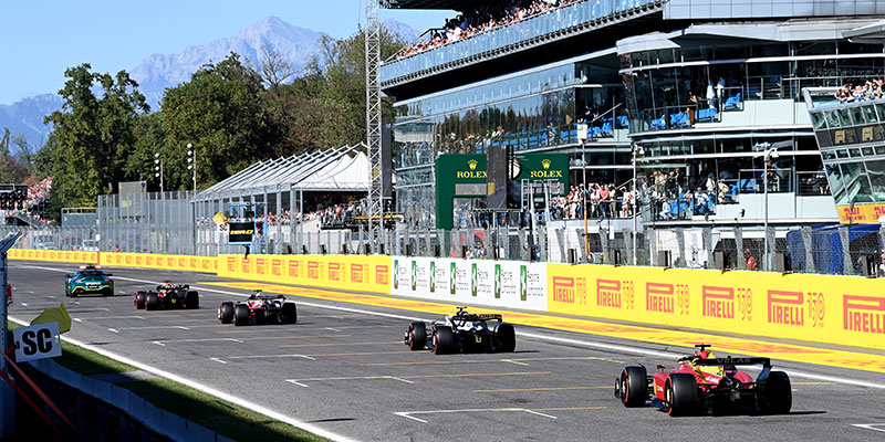 Verstappen derrota a Ferrari en Italia bajo bandera amarilla